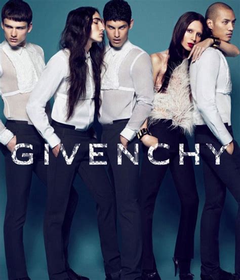 lea t mannequin givenchy|Trans model stars in Givenchy adverts .